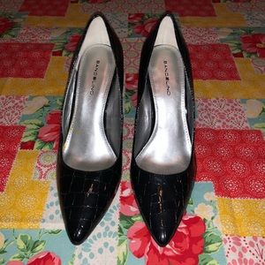 NWOT Black patent leather faux alligator heels
